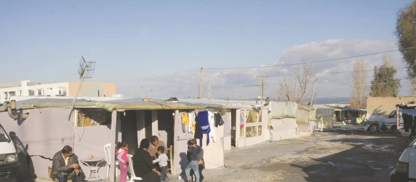 Κρήτη: Ένταση στον καταυλισμό των αλλοδαπών - Έστησαν οδόφραγμα και έβαλαν φωτιά - Συναγερμός στις αρχές (βίντεο-φωτο)